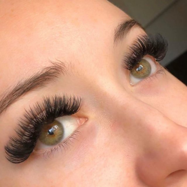 Lashes by Ave