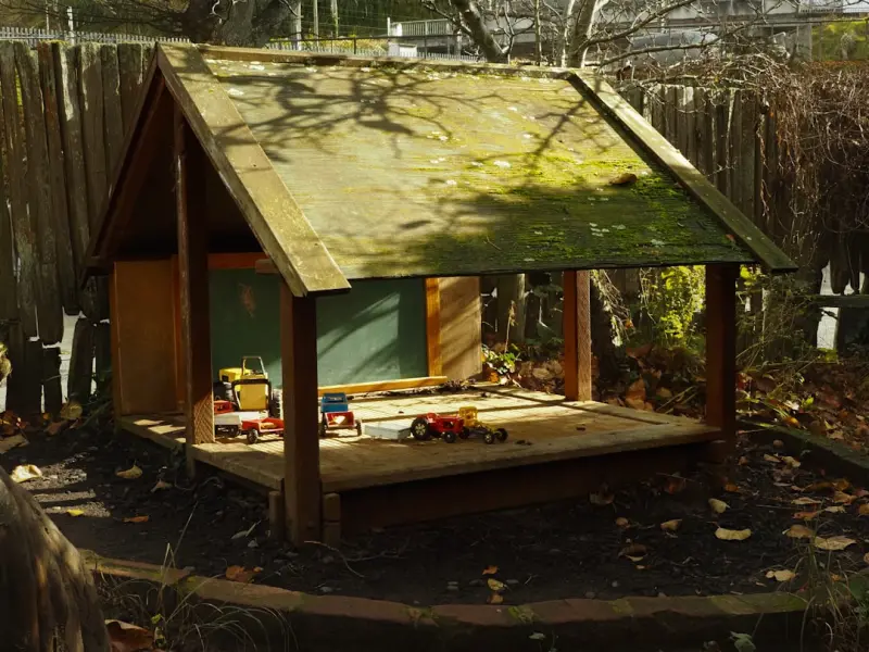 Backyard Reading Nooks: Crafting Outdoor Spaces That Invite You to Get Lost in a Book