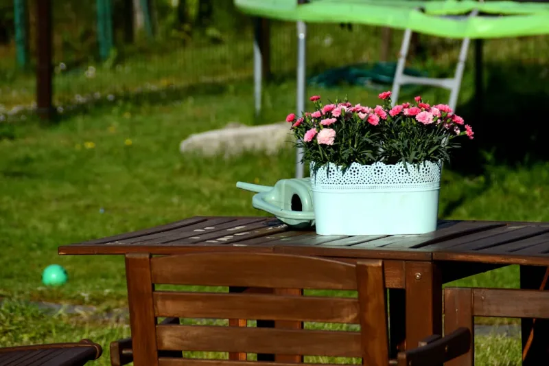How a Garden Desk Can Transform Your Home Life