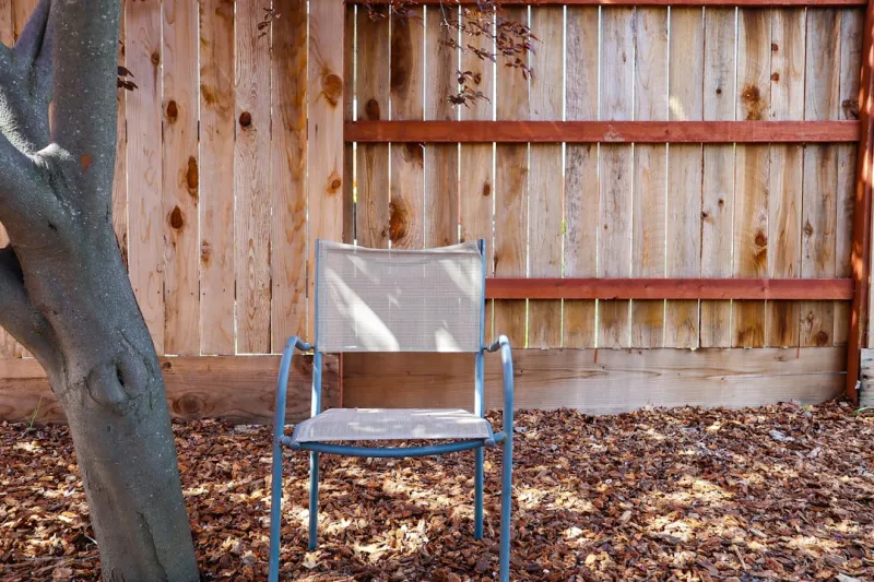 Transform Your Backyard into a Productive Oasis with a Garden Desk