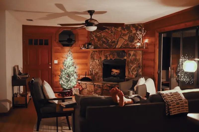 Seasonal Home Comfort Hacks: Low‑Effort Ways to Stay Cool and Cozy All Year