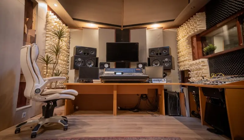Soundproof Your Sanctuary: Practical Home Acoustics Hacks