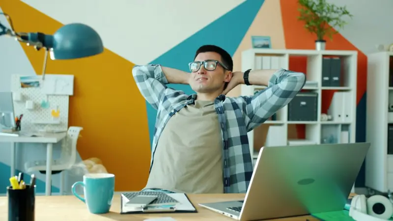 Digital Declutter: Reclaiming Mental Space in a Hyper‑Connected World