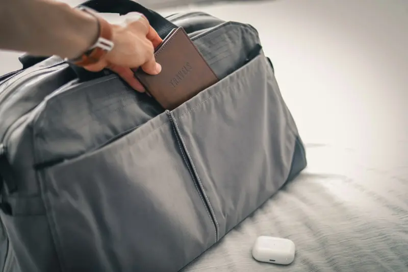 Travel Minimalism: Pack Light, Move Freely, and Keep Your Mind Clear