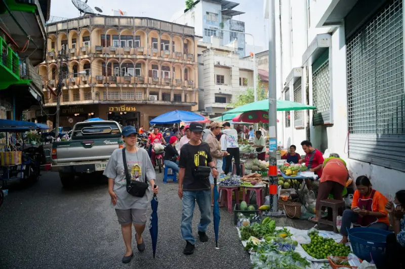 Exploring Local Markets: The Flavorful Path to Authentic Travel