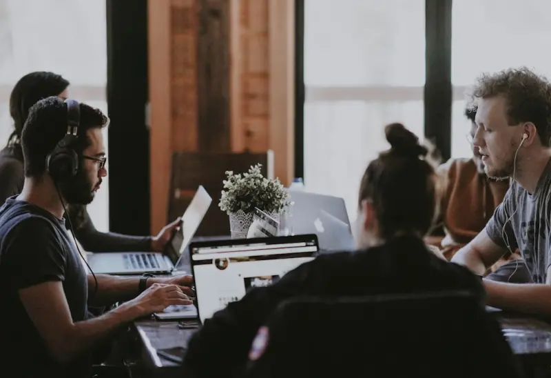 Hybrid Talent Teams: Merging Full‑Time and Freelance for a Future‑Ready Workforce