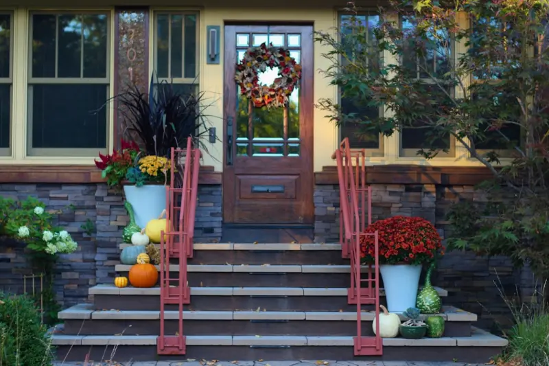 Front Porch Revival: Crafting a Welcoming Outdoor Entrance