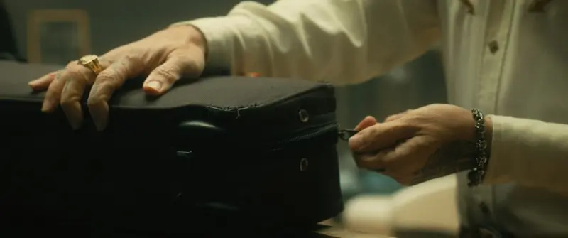 When Your Suitcase Becomes a Storytelling Canvas - iBusiness Directory Canada When Your Suitcase Becomes a Storytelling Canvas - iBusiness Directory Canada