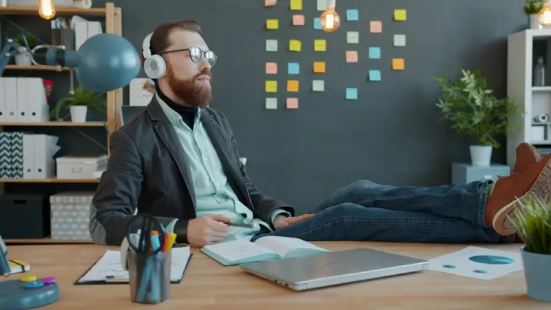 Digital Declutter: Reclaiming Mental Space in a Hyper‑Connected World - iBusiness Directory Canada