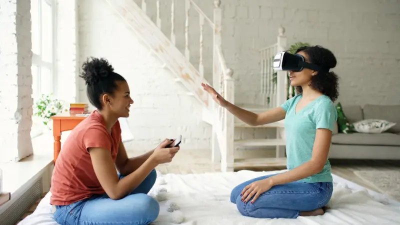 Turning Virtual Communities into a Career Launchpad